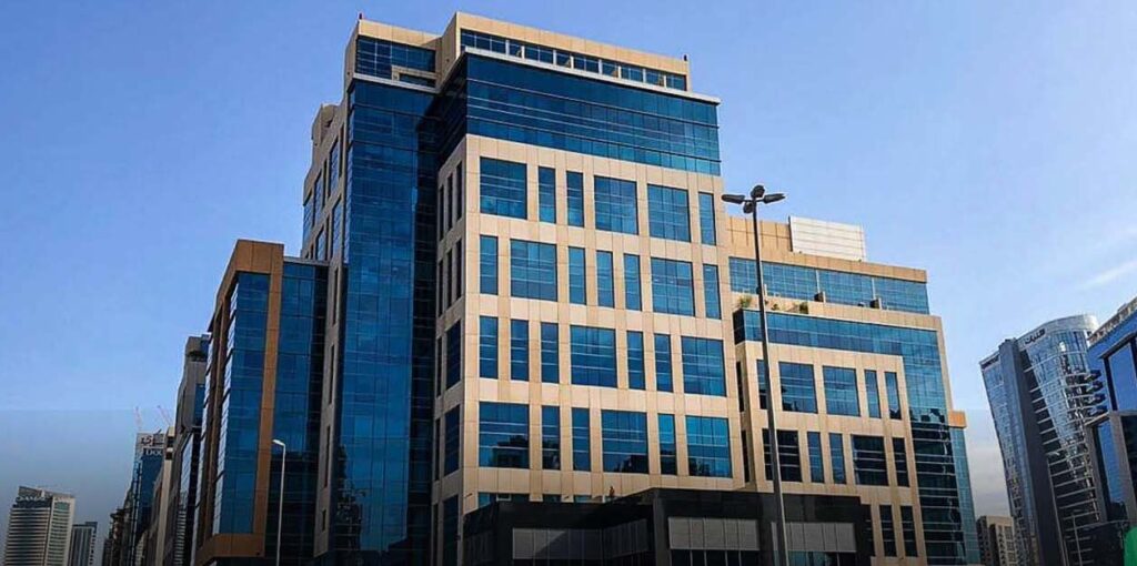 bay square business bay cover 01 04 3b6f492ace 7e31dd506bcs